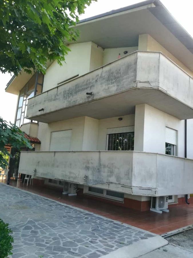 Old Club Casa Vacanze Carlo Trani อาพริเลีย ภายนอก รูปภาพ