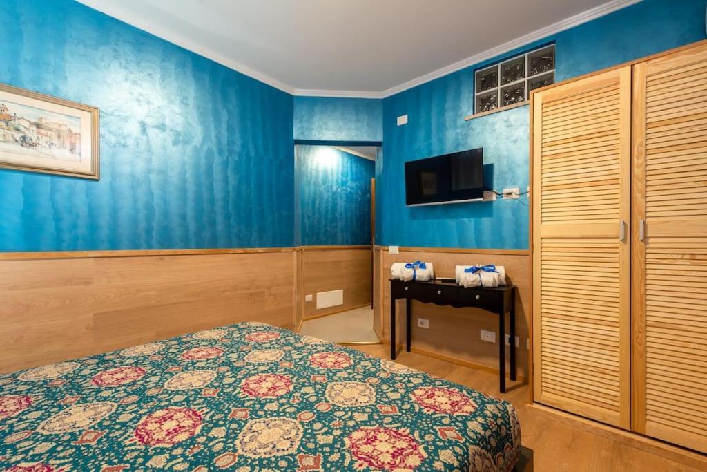 Old Club Casa Vacanze Carlo Trani อาพริเลีย ภายนอก รูปภาพ